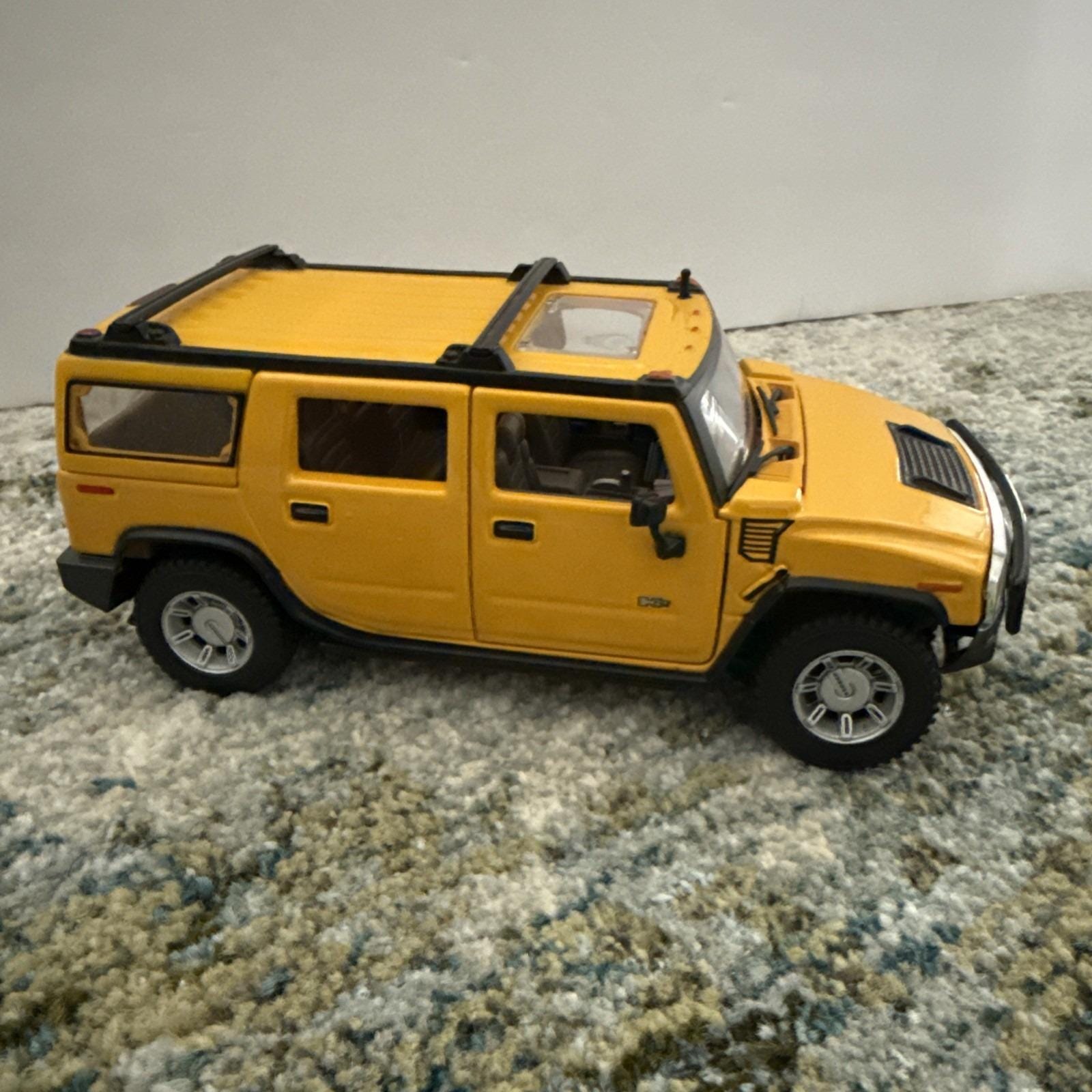 Maisto Special Edition Hummer H2 SUV 1:27 Scale Die Cast Metal Car