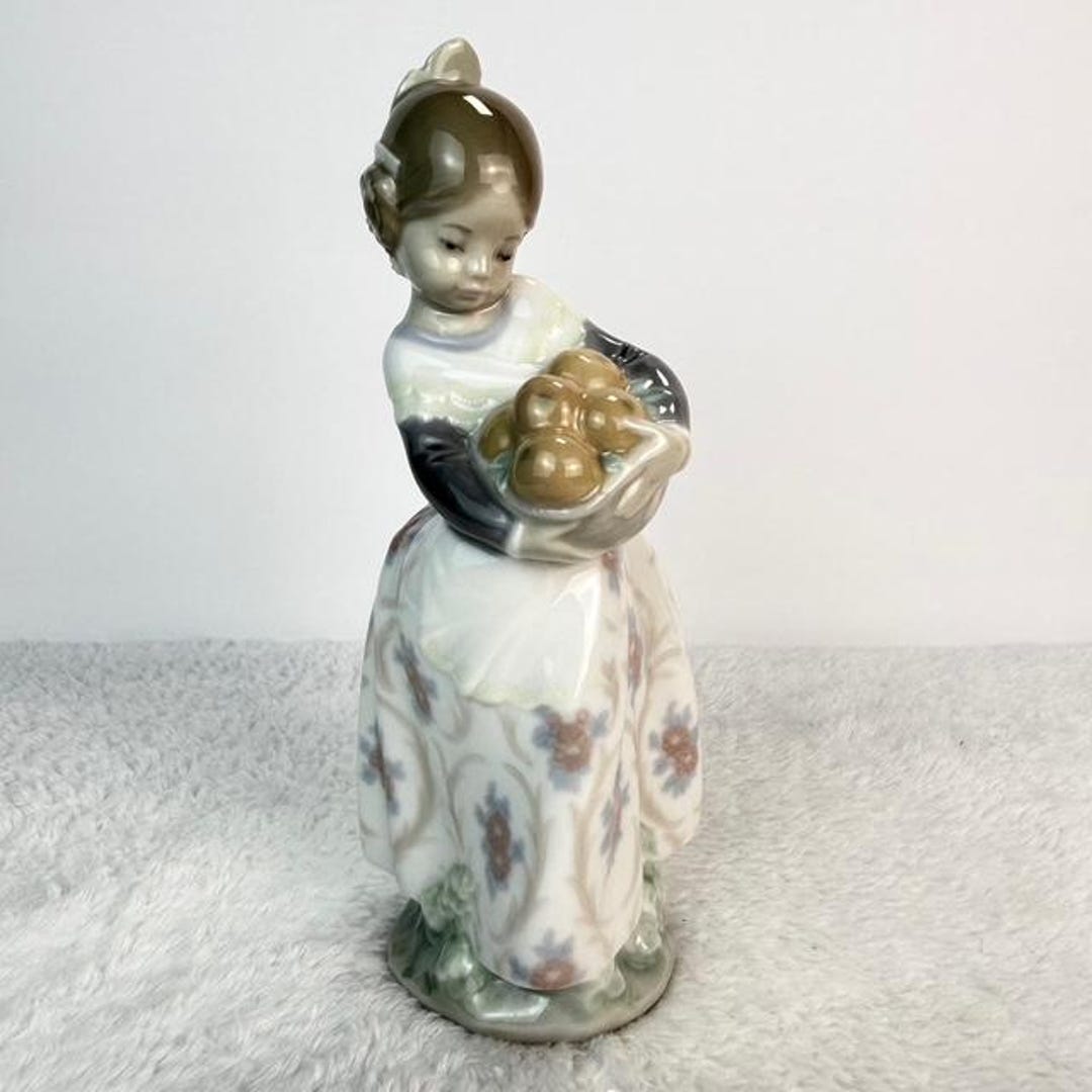 美品 リヤドロ LLADRO バレンシアの少女 オレンジがいっぱい 置物 陶器 Lladró Valencian Girl With Oranges Porcelain Figurine - Etsy