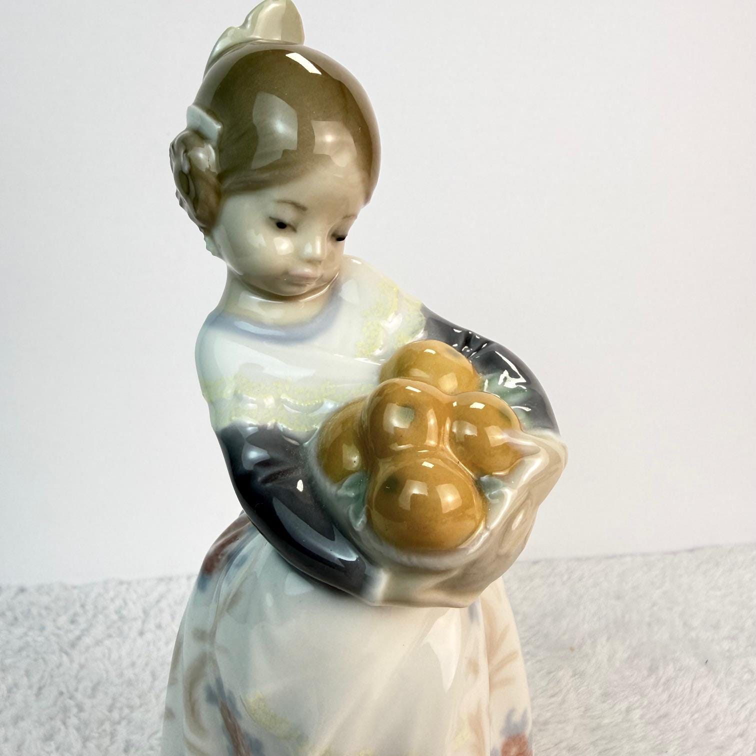 美品 リヤドロ LLADRO バレンシアの少女 オレンジがいっぱい 置物 陶器 Lladró Valencian Girl With Oranges Porcelain Figurine - Etsy