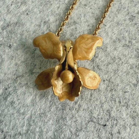 Vintage Aubrey Creations Beige Orchid Pendant Necklace – Enamel
