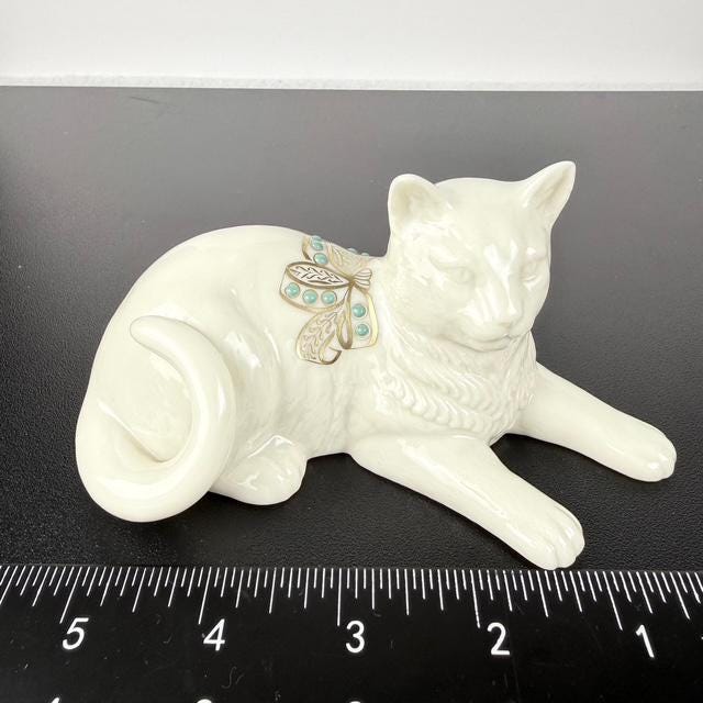 Lenox China Jewels Reclining Cat Figurine Ivory Porcelain Gold