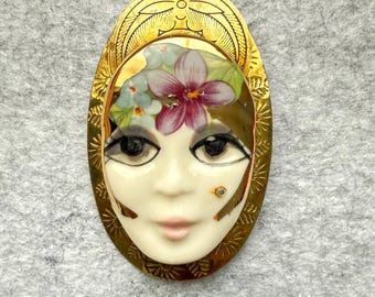 Vintage Hand-Painted Flapper Brooch – Art Deco Lady Pin