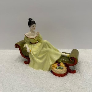 Vintage Royal Doulton At Ease Figurine | HN2473 | 1970s Figurine | Sitting at Ease | Made in England