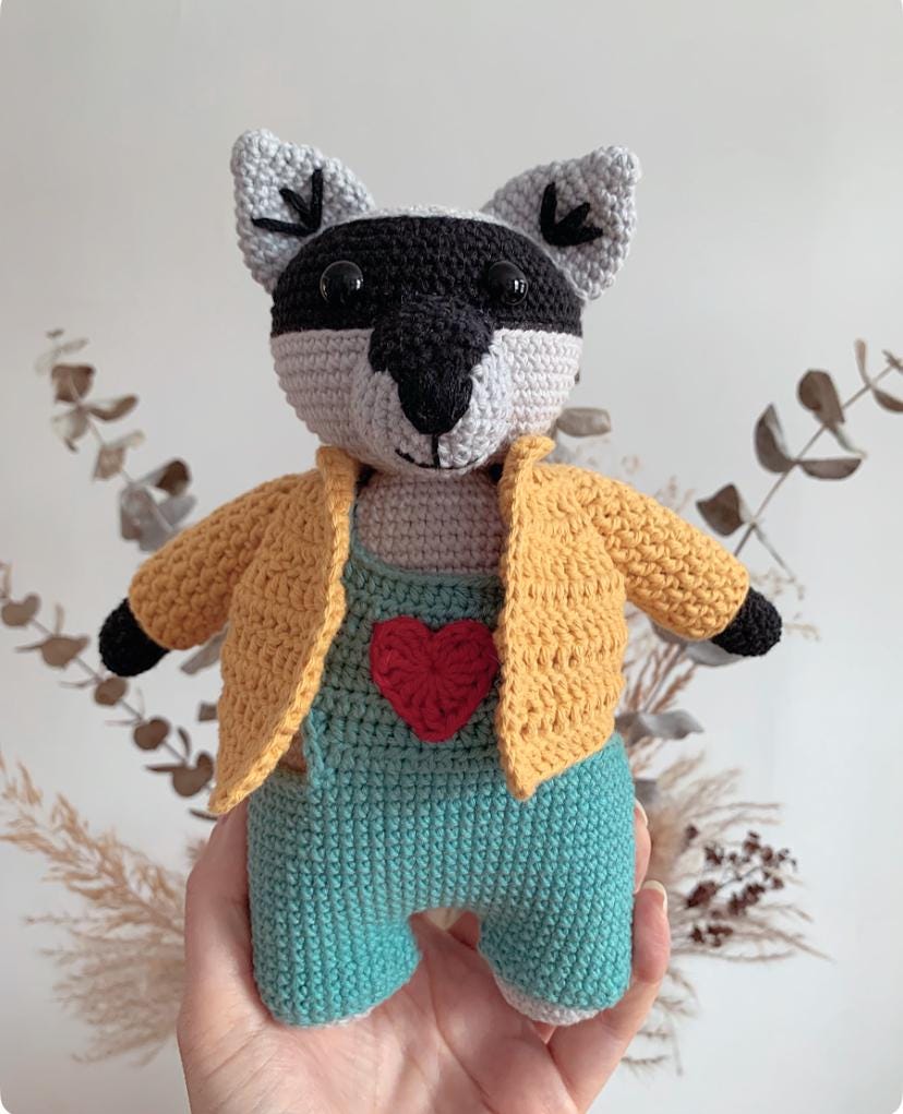 Ronaldo the Raccoon Crochet Pattern / Amigurumi - Etsy