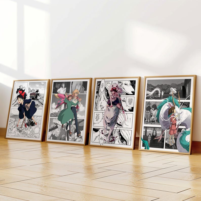 Op de afbeelding: Vier ingelijste prints van zwart-wit manga-stijl illustraties met personages uit de animatiefilm Spirited Away. De prints zijn in een rij op een houten vloer gerangschikt.