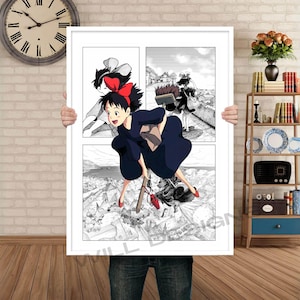Op de afbeelding: Een zwart-wit manga-stijl illustratie van een jonge vrouw met zwart haar en een rode strik die op een bezem vliegt. De illustratie is verdeeld in vier panelen, met de vrouw die in het onderste paneel door de lucht vliegt.