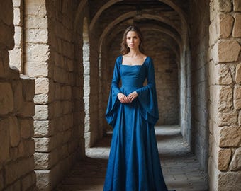 Majestätisch Blaues Mittelalter Gewand | Renaissance-inspiriertes Langarm-Kleid | Elegantes Kleid mit Quadratischem Ausschnitt und fließendem Trompetenärmeln