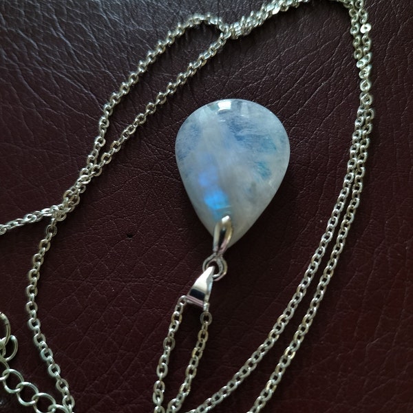 Pierre de lune en pendentif, pendentif en labradorite blanche, pierre de lune bijou