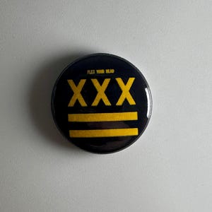 Pin de insignia de borde recto SXE Flex Your Head de 1" F010B