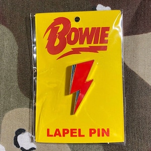 David Bowie Aladdin Sane Lightning Bolt Enamel Lapel Pin B004C