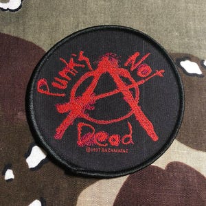 Toppa tessuta Punk's Not Dead P014P