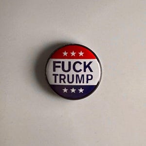 Jävla Donald Trump Anti-Trump Antifascist 2,5 cm liten knapp T010B-märkesnål