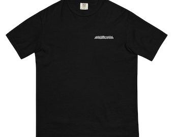 Camiseta con logo de distopía bordado