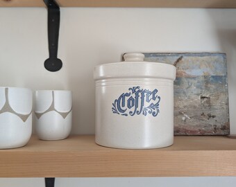 Blauwe en witte koffiepot - Rustiek elegant keukenkastdecor - Plankdisplay Statement Stuk - Koffieliefhebber Cadeau