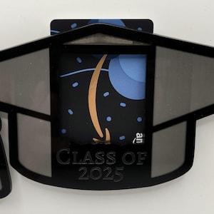 Carte-cadeau et porte-monnaie Casquette de fin d'études - Promotion 2025 ou gravure personnalisée | Cadre suspendu souvenir