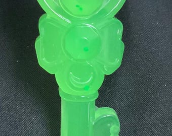 Glow In the Dark Sailor Moon Wands, Brooch