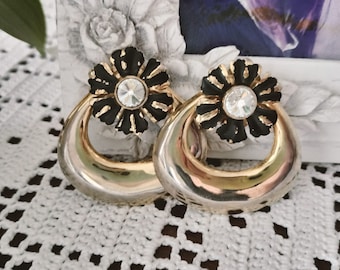 Vintage Clip Earrings: Floral Elegance of the 80s