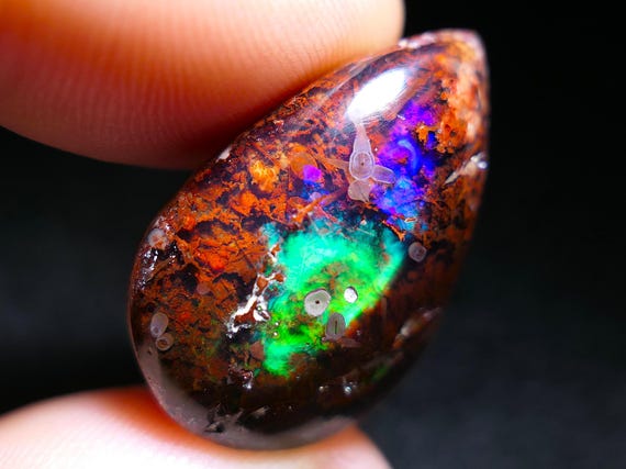 21.95カラットの貴石オパール、ジュエリー用オパール、天然オパール