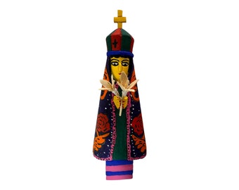 Talla de Madera de Oaxaca Virgen de la Soledad Arte Popular Mexicano