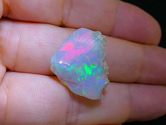 Opale Blanche Multicolore D'Éthiopie - 1,87 Carats - Naturelle, Ovale