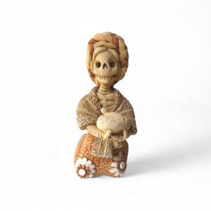 Clay Catrina,Catrina Figures,Mexican Catrina,Skeleton Woman,Catrina with Bread,Catrina with Flowers,Handmade Catrina,Mexican Mythology