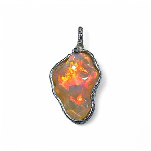 Opal Pendant,Ethiopian Pendant,Silver Pendant,Ethiopian Jewelry,Sterling Silver.925,Ethiopian Opal,Handmade Jewelry,Light Jewel,Gem Quality
