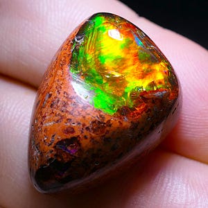 30.75ct Precious Opal,Opal for Jewelry,Boulder Opal,Cantera Opal,Polished Opal,Lightning Opals,Cabochons,Opal Supplier,Gem Quality Mexican