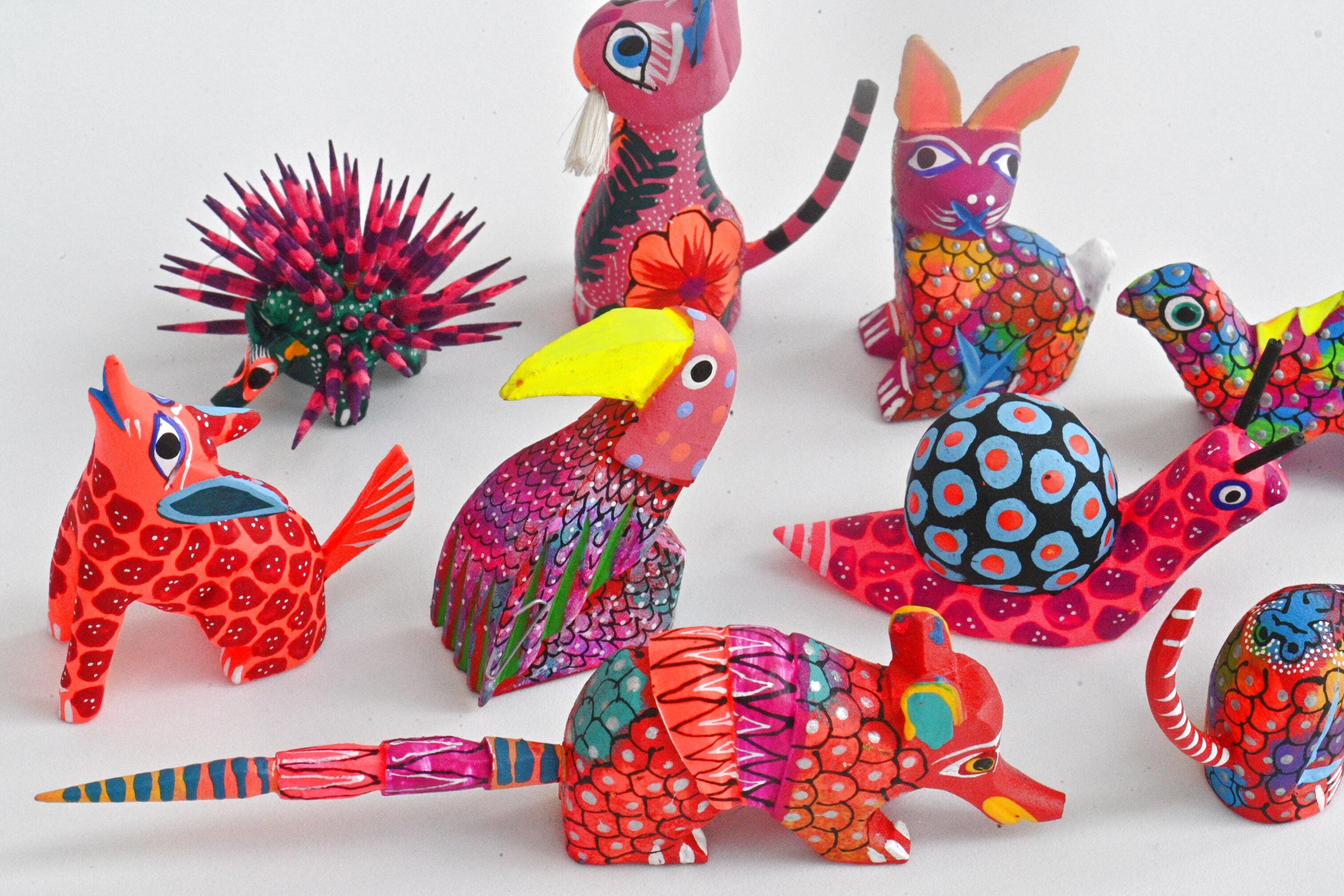 9匹の生き物セット カラフルなオアハカの木彫り アレブリヘス - Etsy 日本