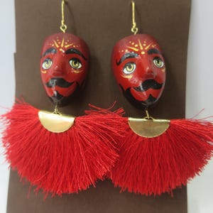 Brincos de Diabo Vermelho Claro em Papelão Puebla Mexicano