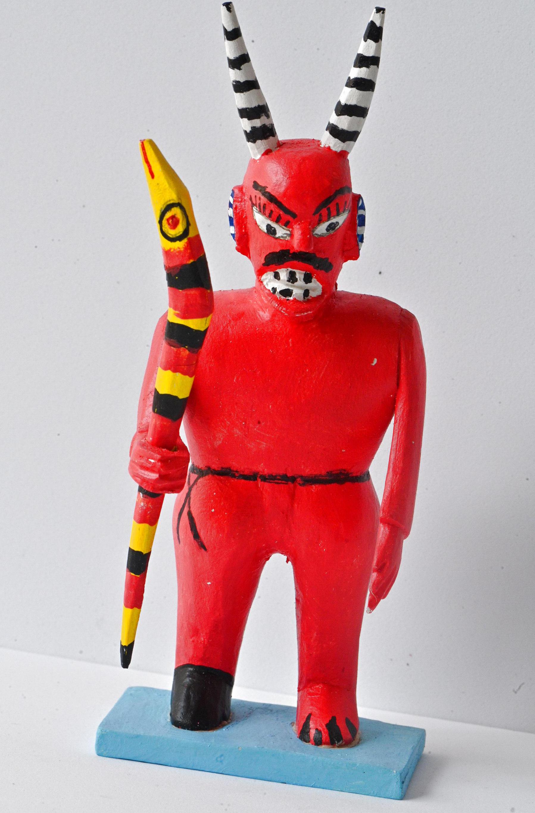 アルマジロ　メキシコ　木彫り　15cm レイナルドサンティアゴ　オアハカ　民藝 アルマジロ メキシコ 木彫り 15cm レイナルドサンティアゴ