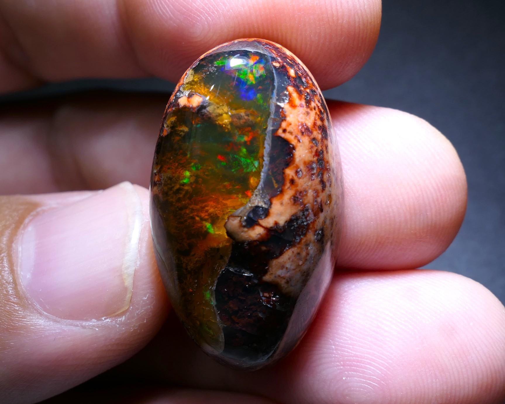 38.05カラットの貴重なオパール、ジュエリー用オパール、天然オパール