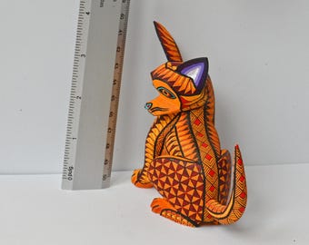 3.50インチ サンペドロ タビチェ オアハカ 木彫り チワワ犬 アレブリヘ