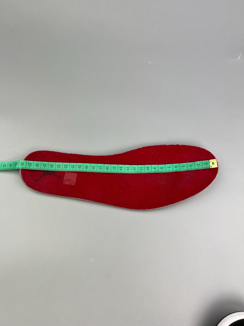 Zapatillas de baloncesto Nike Air Jordan 1 Retro Low negras y rojas para hombre, talla US 9.5 (2014). imagen 10