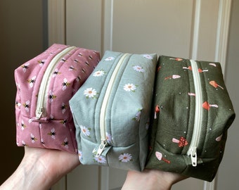 Pochette carrée à fermeture éclair