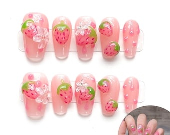 Ongles en gel style mignon fraise chérie | Presse sur les ongles | Ongles faits main | Nouvelle tendance des ongles | Ongles longs et courts | Art d'ongles | Ongles de vacances