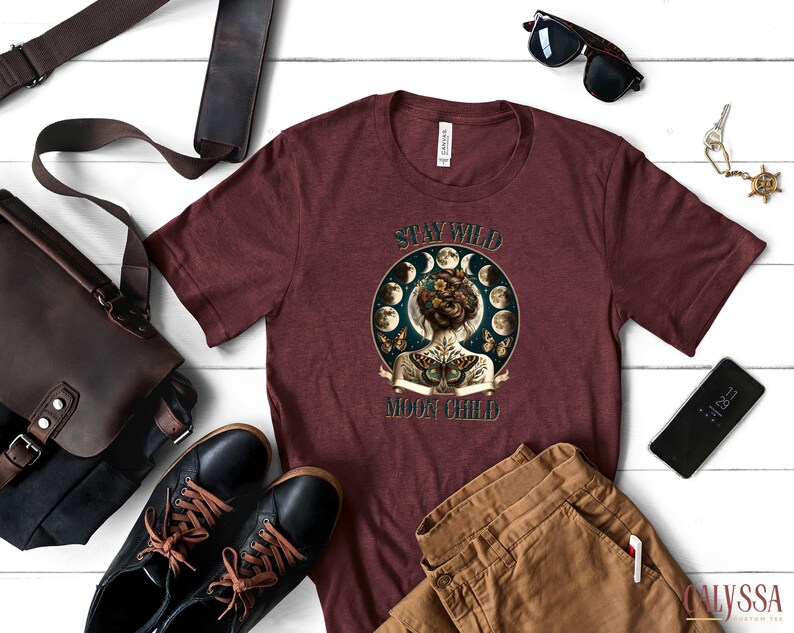 Camiseta infantil Stay Wild Moon, sudadera bohemia con arte de las fases lunares, sudadera con capucha de mariposa cósmica, camiseta de la diosa lunar celestial, regalo para amantes de la astrología imagen 7