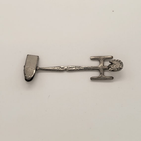 Antique 1898 The Derby Tie Clip: Horseshoe Accent Cuff Link Holder
