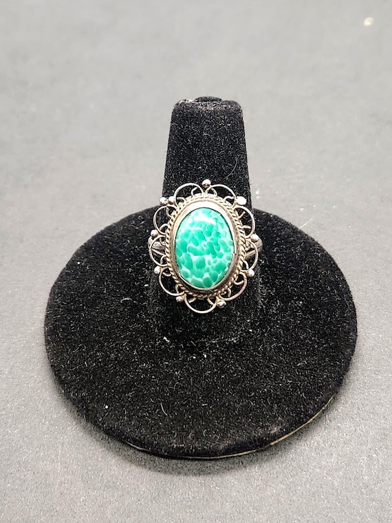 Vintage 1950s Navajo Ring | Sterling Silver Deep Green Peking Glass Filigree | Marked Gordimer, Size 6 | Southwest Jewelry Gift