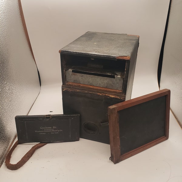 Late 1800s Cyclone Sr. Plate Camera by Western Camera Manufacturing Company, Plate Box Camera c. 1898, Victorian Camera, Early Photography