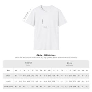 Peut inclure: Un t-shirt blanc Gildan 64000 avec des mesures de largeur, de longueur et de longueur des manches en centim&egrave;tres. Le tableau des tailles comprend les tailles XS &agrave; 5XL. La largeur varie de 40,6 cm &agrave; 81,3 cm.