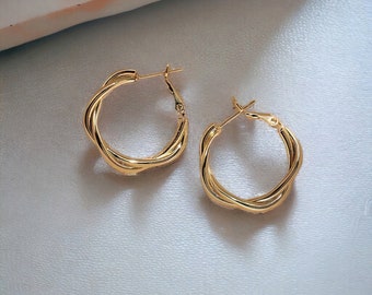 Round Twisted Hoop Earrings・Stainless Steel Twisted Hoop Earrings・Minimalist Gold Hoop Earrings・Non-Tarnish Earrings・Gold Plated Earrings
