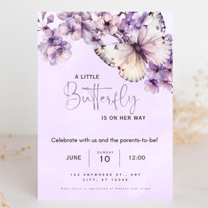 Invitación para baby shower con mariposa morada / invitación con flor de cerezo morada / plantilla de invitación editable para baby shower de niña / invitación de Canva