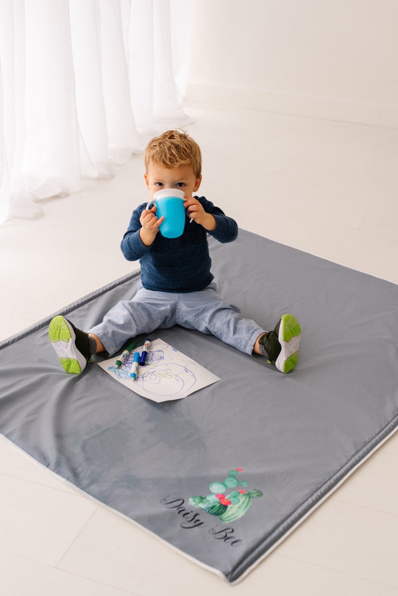 Easy Clean up Pourable Splat Mat for Under High Chair, Water Resistant ...