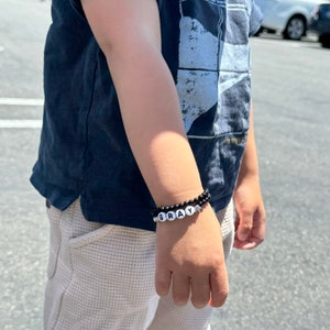 Personalized Boys Beaded Bracelet with Gold or Silver Accents - Custom Name Bracelet for Kids - Black Bead Bracelet - Children&#39;s Jewelry