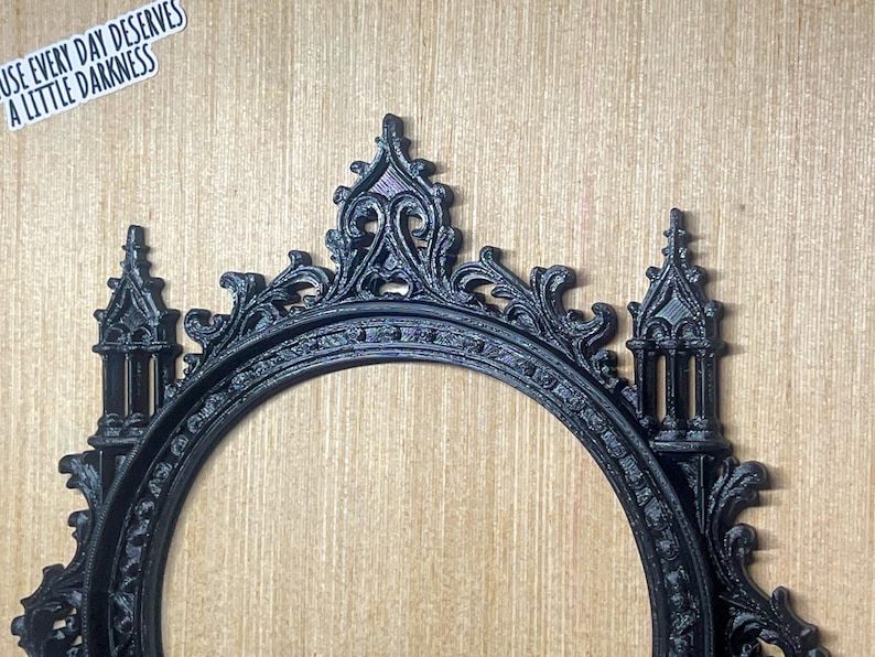Circular Victorian Frame | Ornate Gothic Wall Art, Baroque Home Accent immagine 3