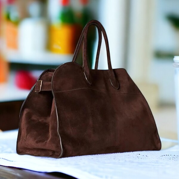 Fashionable Suede Tote Handbag with a Soft Suede Top Handle, Perfect for Women Seeking a Stylish and Versatile Accessory