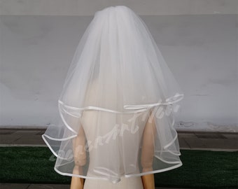 Voile court double couche de tulle uni avec bordure ivoire, voile de style minimaliste, voile de mariée court, voile de mariage, pièces de mariage, séance photo