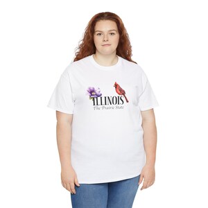 Camiseta unisex de algodón pesado con flores y pájaros del estado de Illinois