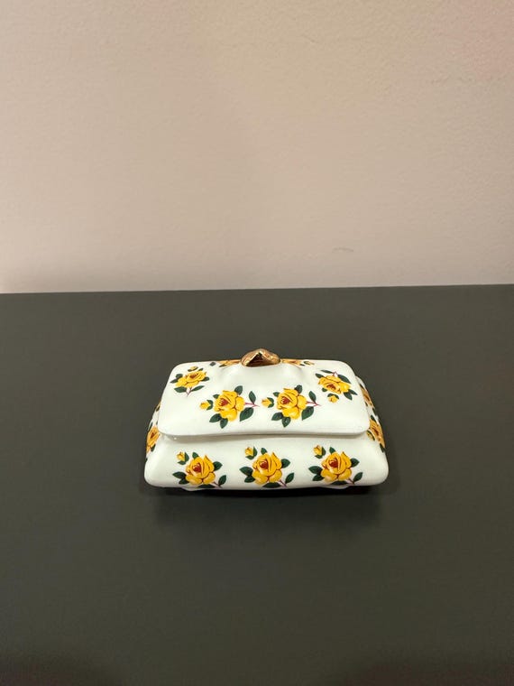 Sanford Bone China Trinket Box