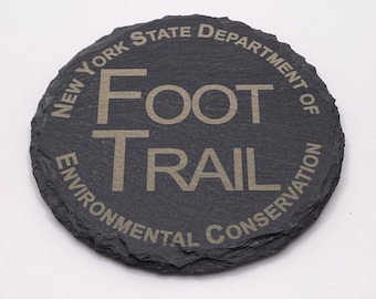 Marcador del sendero Adirondack Foot Trail - Posavasos de pizarra grabado con láser